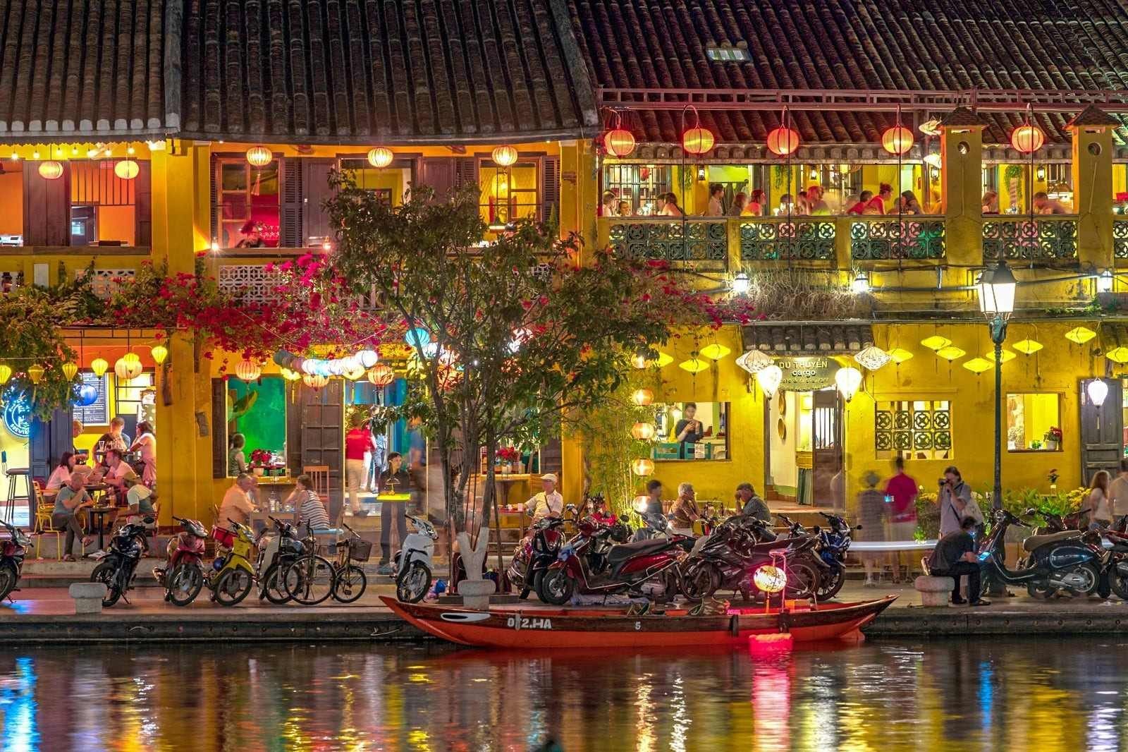 8 BEST THING TO DO IN HOI AN ON TET HOLIDAY - Alsahar