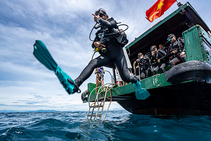 CHAM ISLAND DIVING